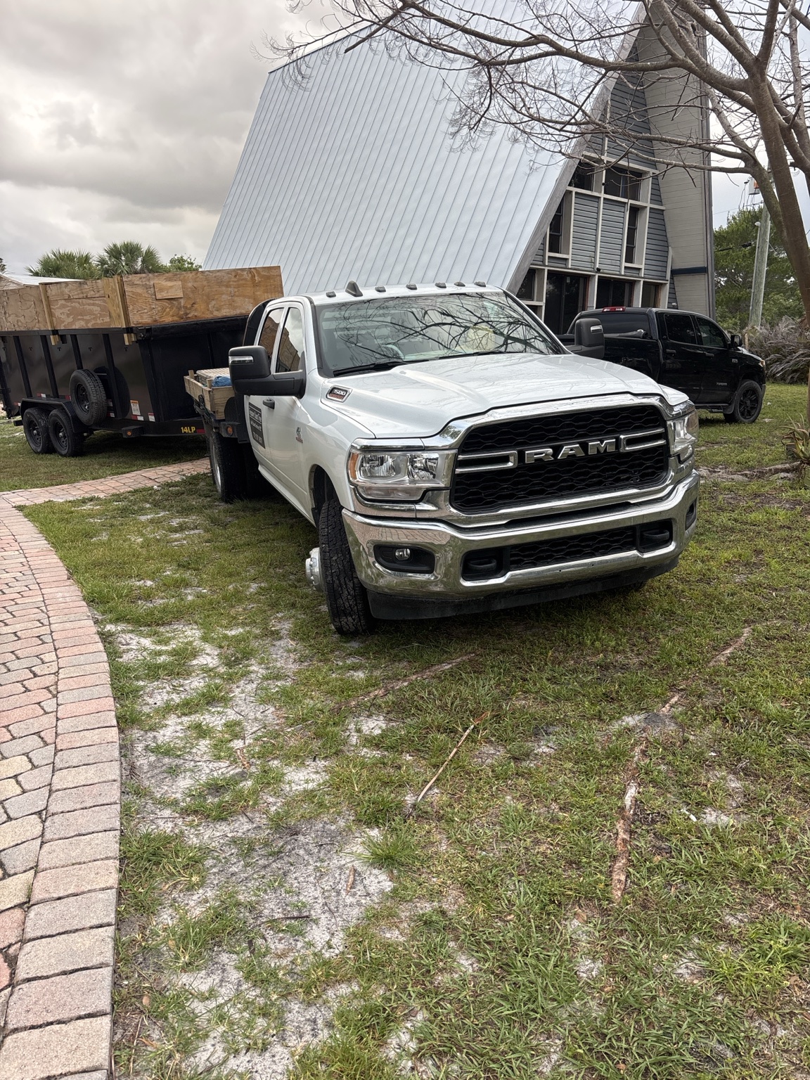 Truck and dump trailer